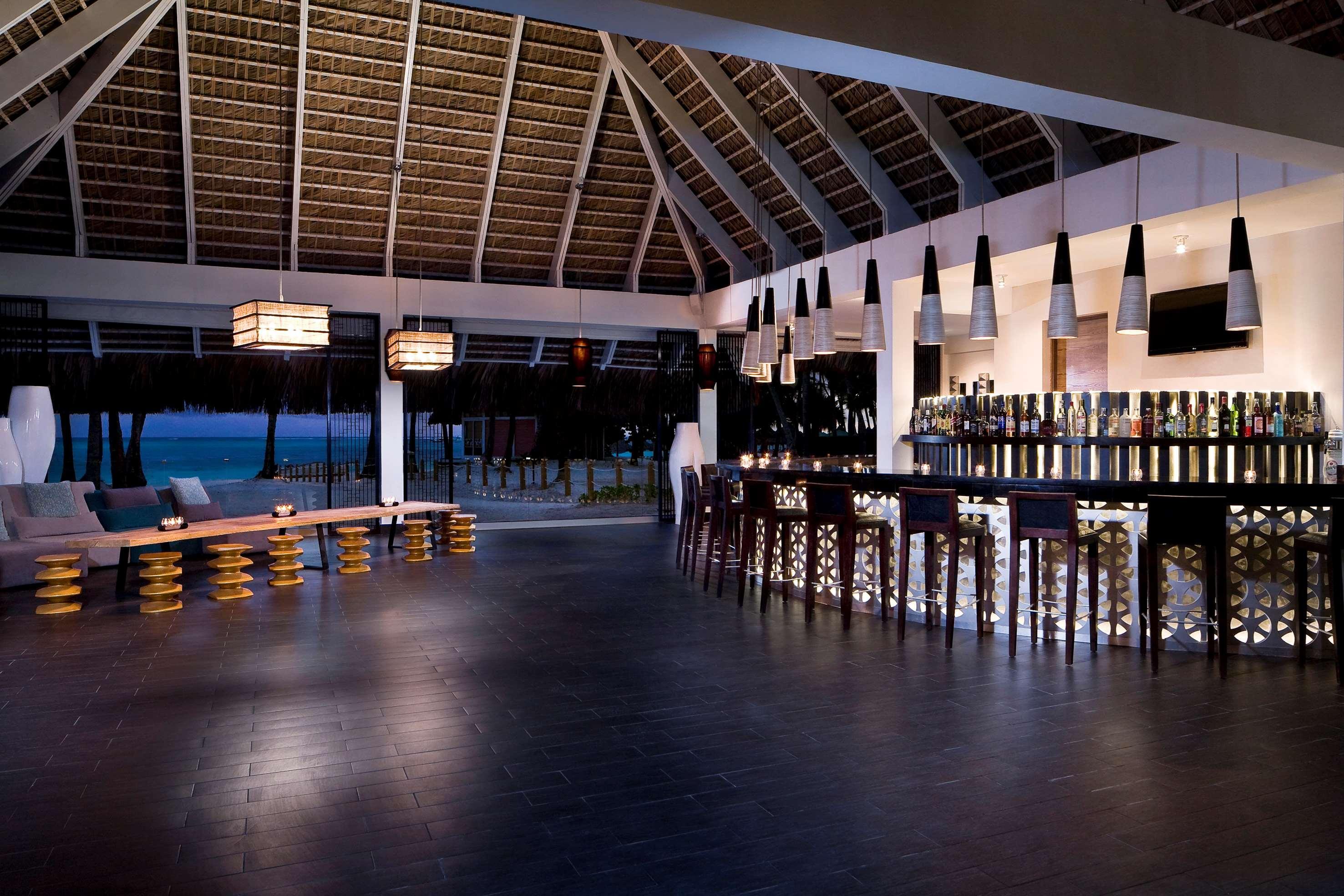 Meliá Caribe Beach Resort-All Inclusive Punta Cana Exterior foto The bar at the Beach Club
