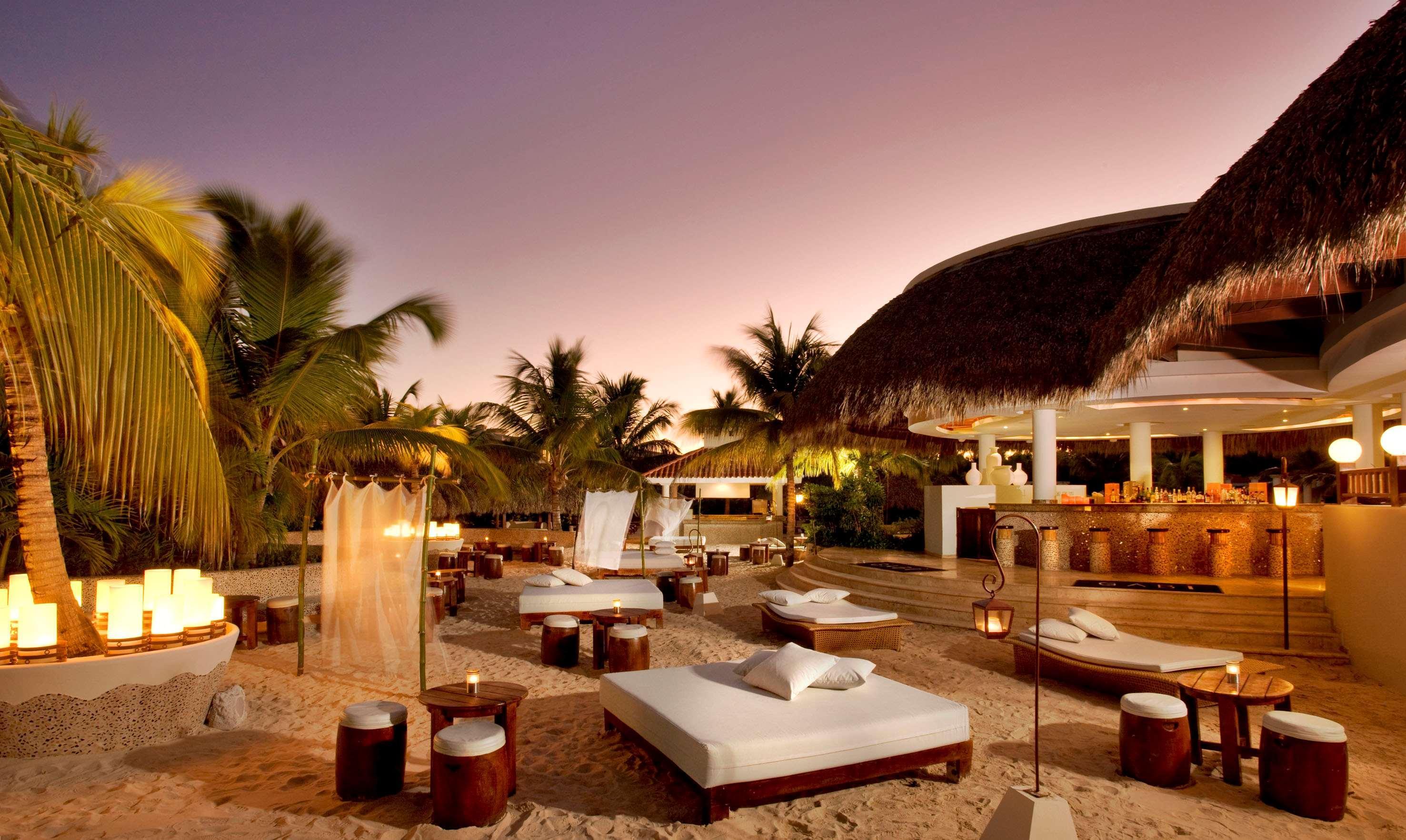 Meliá Caribe Beach Resort-All Inclusive Punta Cana Exterior foto Beach bar at the Grand Palladium Hotel, Playa del Carmen, Mexico