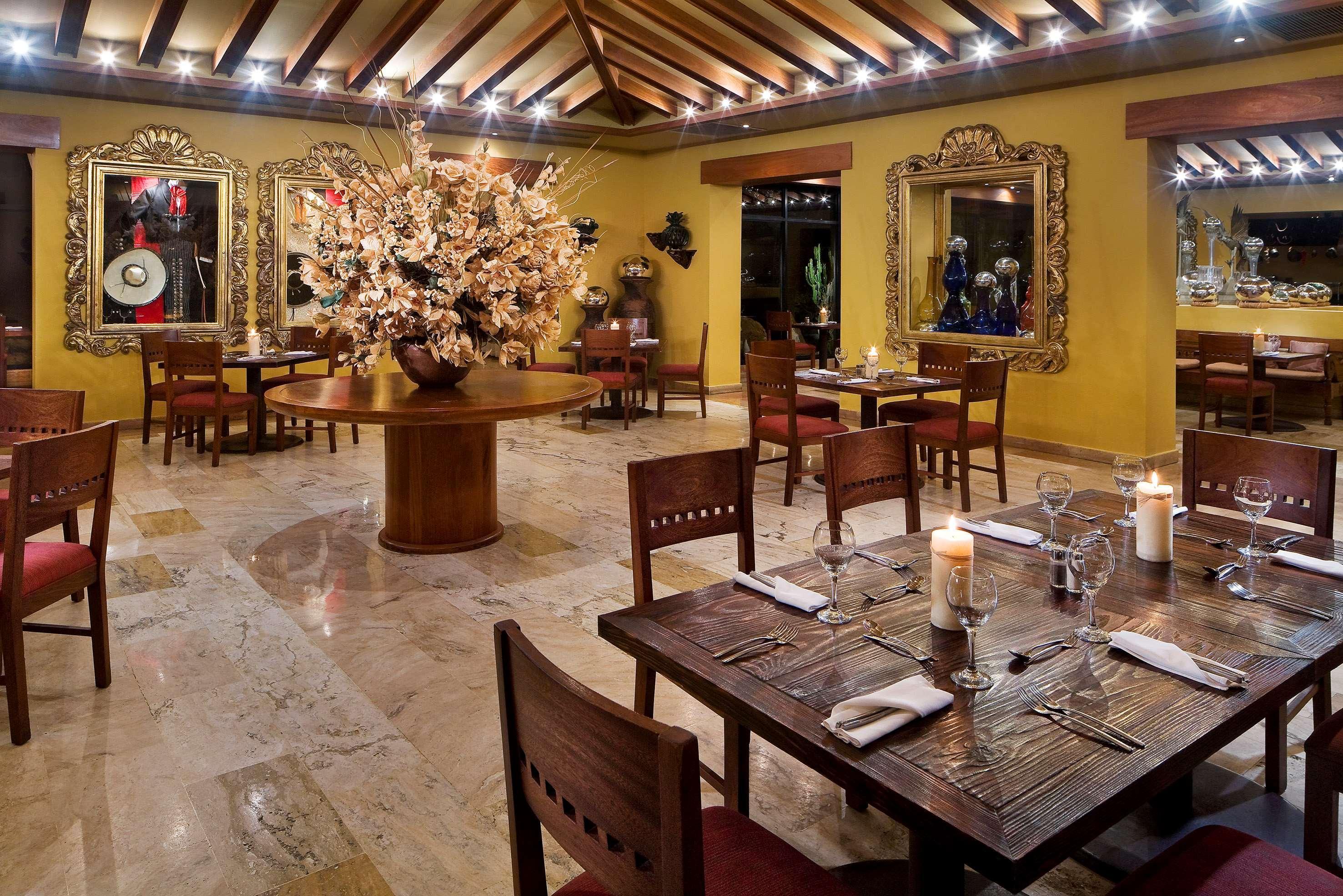 Meliá Caribe Beach Resort-All Inclusive Punta Cana Exterior foto Restaurant at the Taj Bengal